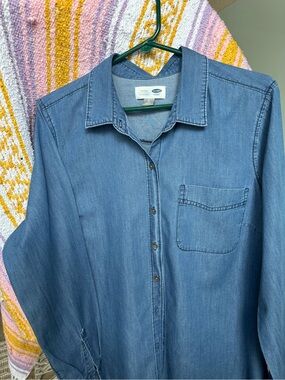 Old Navy Light Blue women’s oversized Denim Button-Down Shirt